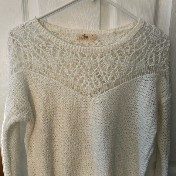 Off white beautiful Hollister sweater - Picture 1 of 3